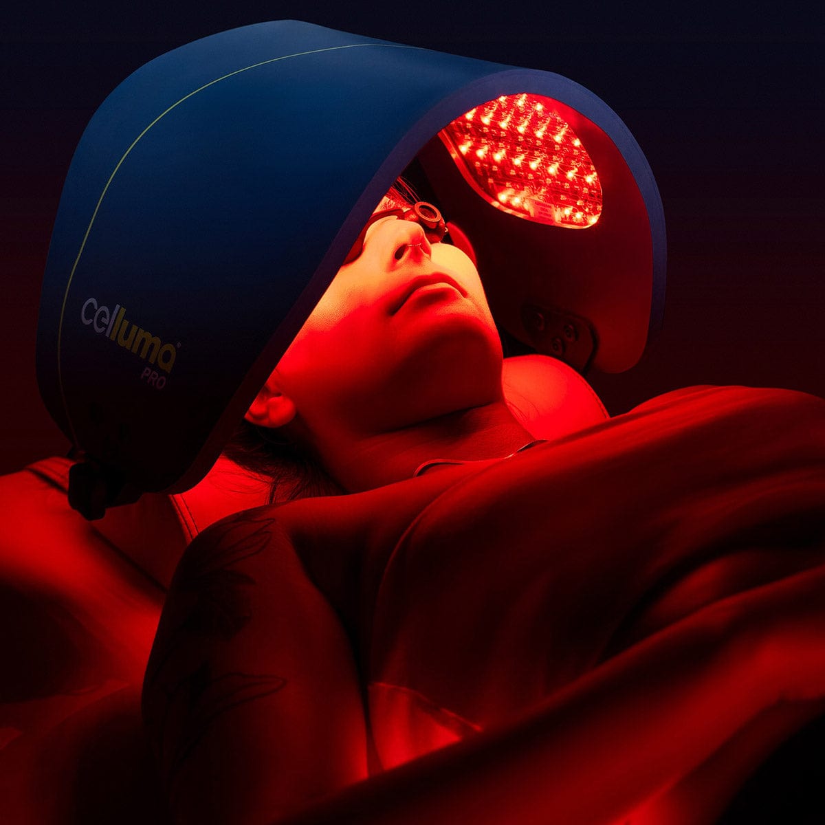 Living Earth Crafts Radiance PT™ Pulsed LED Light Therapy Treatment Table
